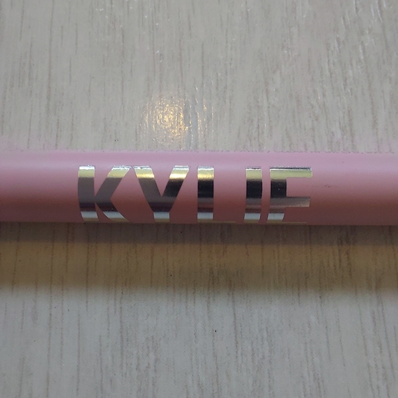 Kylie Jenner Cosmetics Lip Liner 701 "Exposed" - Picture 3 of 9